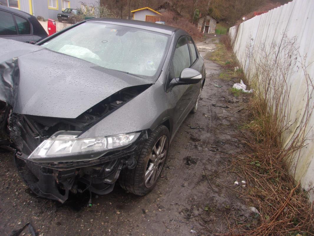 Vitre avant gauche HONDA CIVIC 8 PHASE 2 Essence image 2