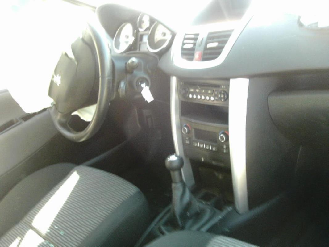 Vitre avant droit PEUGEOT image 3