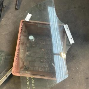 Vitre avant droit OPEL CORSA D PHASE 1 Diesel image 1
