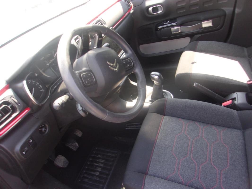 Vitre avant droit CITROEN C3 3 PHASE 1 Essence image 3