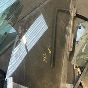 Vitre avant droit PEUGEOT 205 PHASE 1 Essence image 1