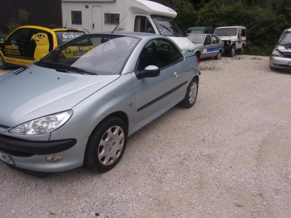 Vitre avant gauche PEUGEOT 206 PHASE 1 CABRIOLET ESSENCE image 3