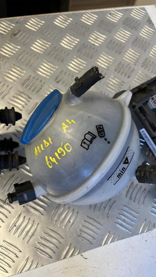 Vase d'expansion AUDI A3 2 SPORTBACK PHASE 1 Diesel image 1