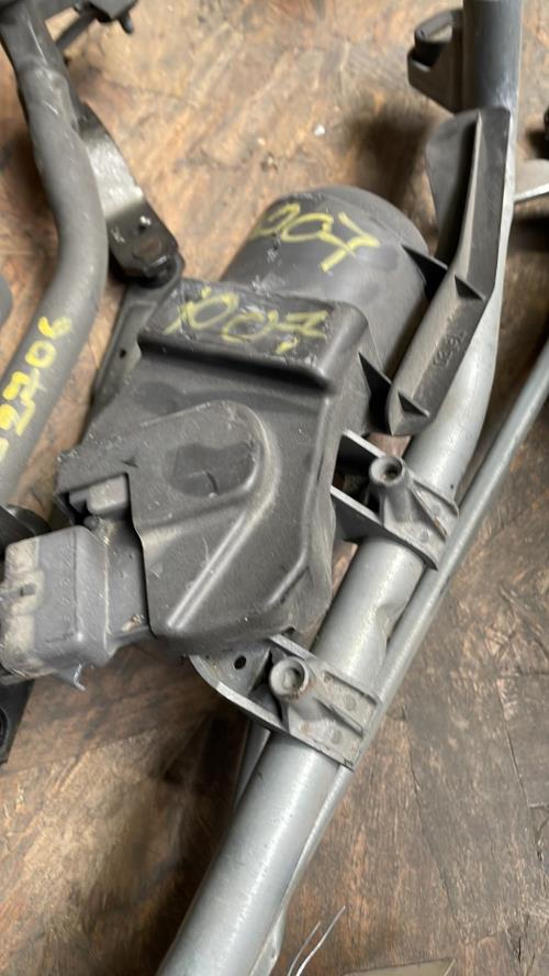 Moteur essuie glace avant PEUGEOT image 1