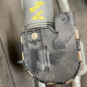 Moteur essuie glace avant AUDI A4 2 AVANT PHASE 1 BREAK image 1