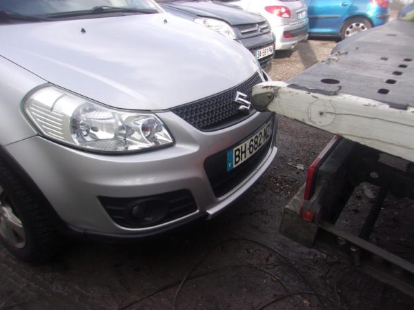 Moteur essuie glace avant SUZUKI image 2
