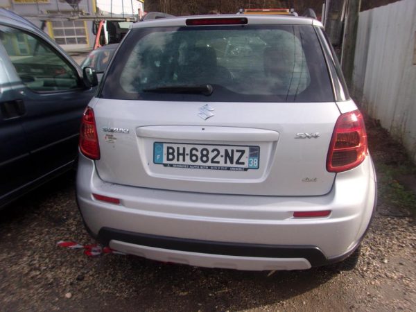Moteur essuie glace avant SUZUKI image 5