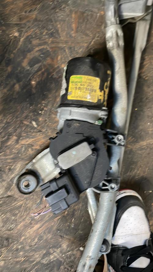 Moteur essuie glace avant RENAULT image 1