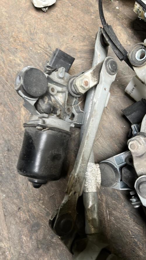 Moteur essuie glace avant PEUGEOT image 1