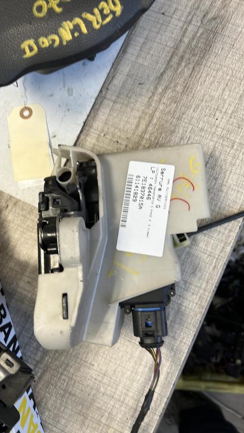 Serrure avant gauche VOLKSWAGEN TRANSPORTER 5 PHASE 2 Diesel image 1