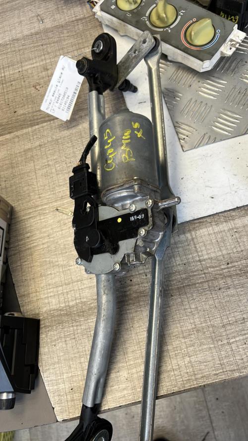 Moteur essuie glace avant BMW image 1