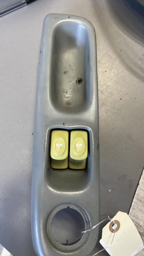Interrupteur de leve vitre avant gauche RENAULT TWINGO 1 PHASE 2 Essence image 1