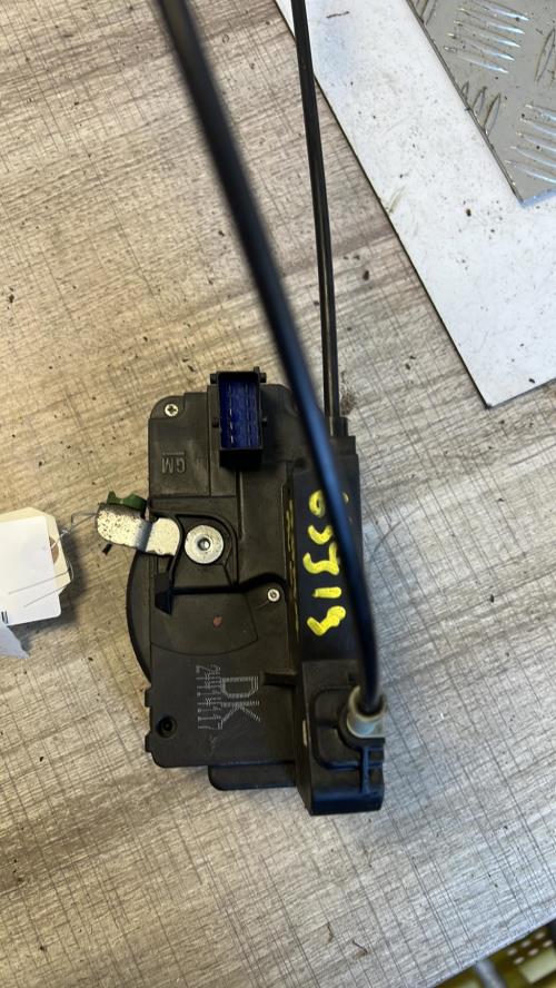 Serrure avant droit OPEL ASTRA G Essence image 1