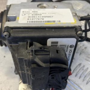Bloc ABS (freins anti-blocage) VOLKSWAGEN PASSAT 5 BREAK Diesel image 1