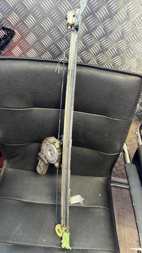 Leve vitre electrique avant droit MONCAYO CAMPING CAR GAZOLE image 1