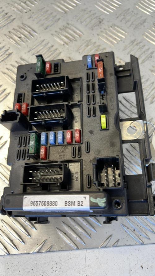 Boitier servitude moteur (BSM) PEUGEOT 206 PHASE 1 Essence image 1