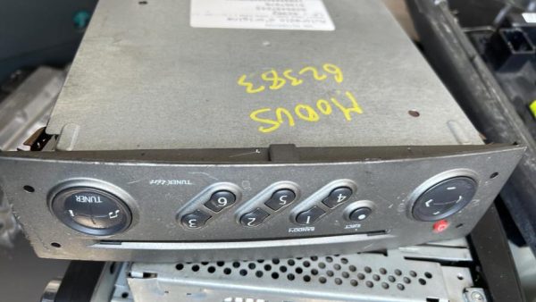 Autoradio d'origine RENAULT MODUS PHASE 1 Essence image 1