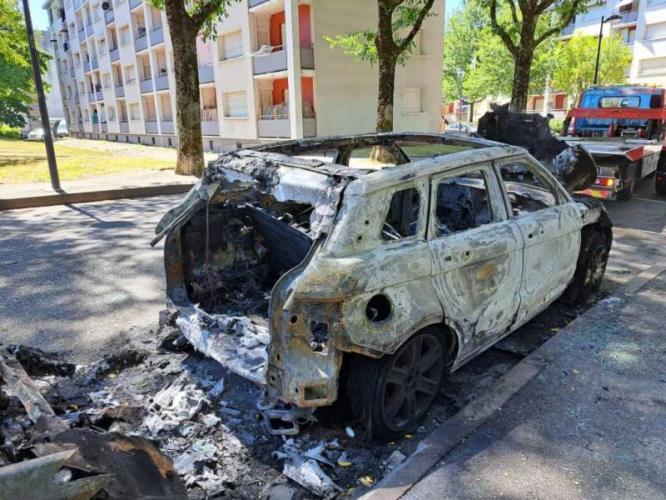 Pompe lave glace avant LAND ROVER RANGE ROVER 1 EVOQUE PHASE 1 Diesel image 3