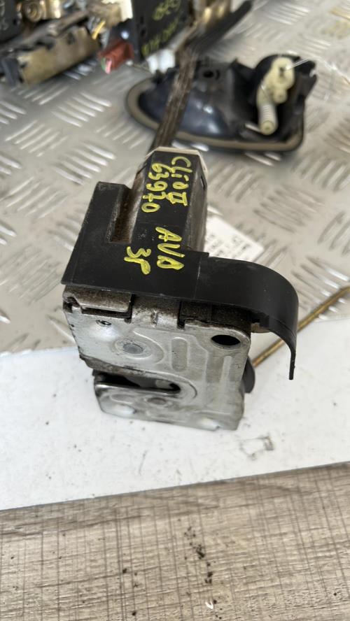 Serrure avant droit RENAULT CLIO 2 PHASE 2 Diesel image 1