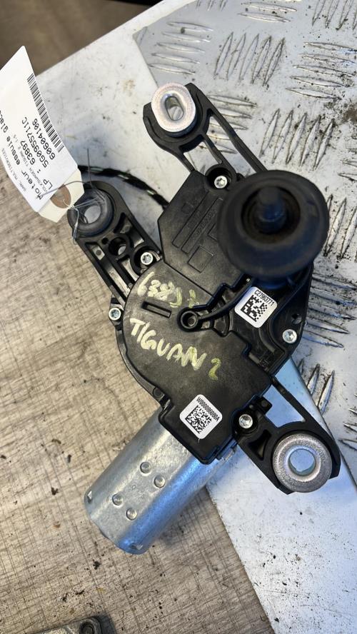 Moteur essuie glace arriere VOLKSWAGEN image 2