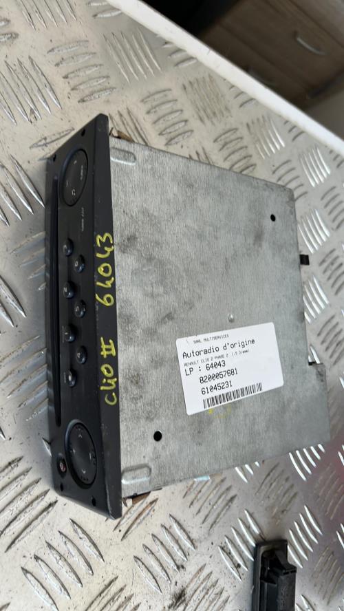 Autoradio d'origine RENAULT CLIO 2 PHASE 2 Diesel image 1