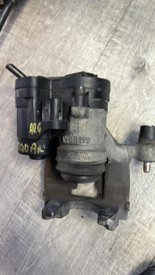 Etrier arriere gauche (freinage) VOLKSWAGEN image 1