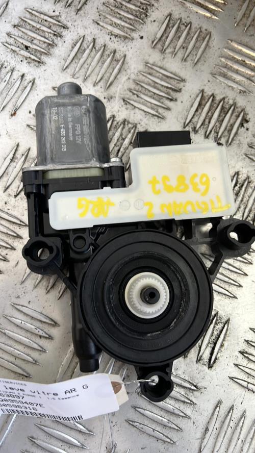Moteur leve vitre arriere gauche VOLKSWAGEN image 1