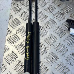 Verin de coffre VOLKSWAGEN GOLF 5 Diesel image 1