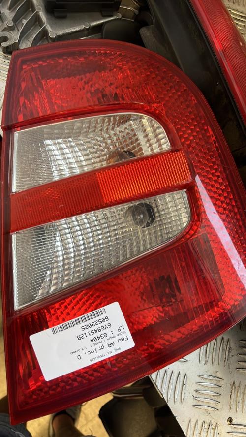 Feu arriere principal droit (feux) SKODA FABIA 1 PHASE 1 Diesel image 1