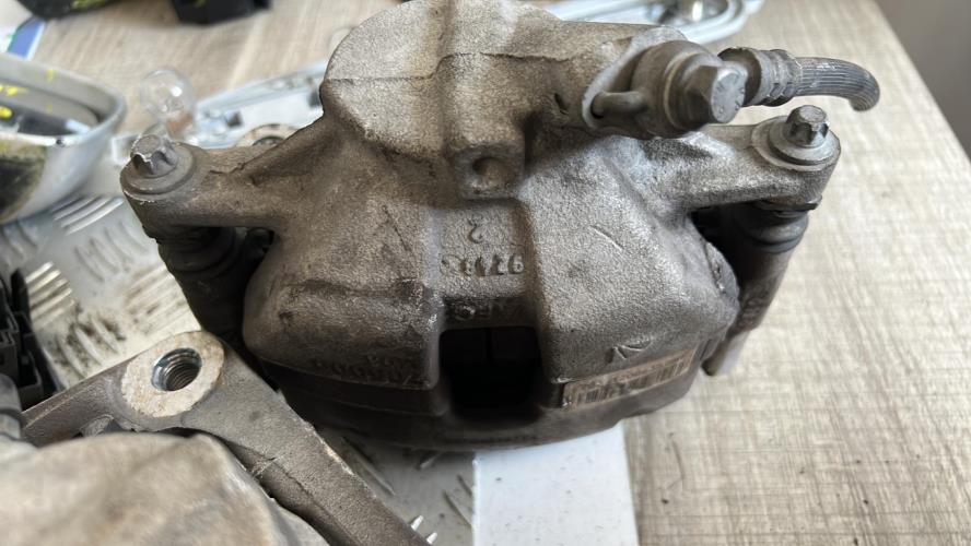 Etrier avant gauche (freinage) PEUGEOT 308 2 PHASE 2 Essence image 1