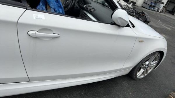 Porte avant droit BMW SERIE 1 E88 CABRIO Diesel image 1