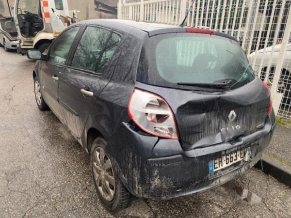 Calculateur moteur RENAULT CLIO 3 PHASE 1 Diesel image 3