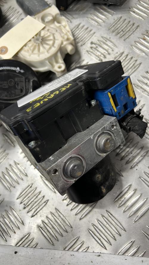 Bloc ABS (freins anti-blocage) RENAULT MEGANE 3 PHASE 1 Diesel image 1