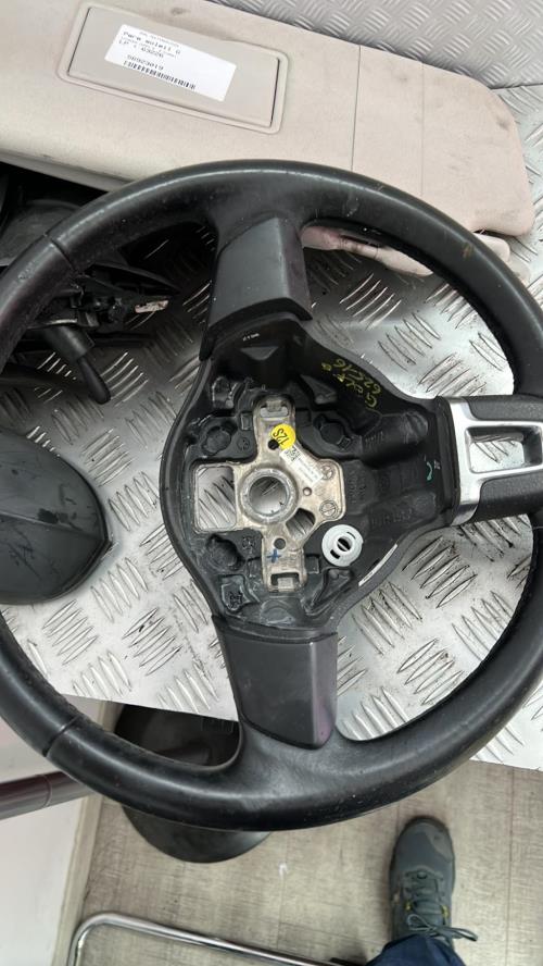 Volant VOLKSWAGEN GOLF 6 Essence image 1