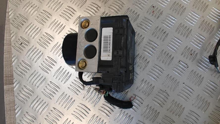 Bloc ABS (freins anti-blocage) VOLKSWAGEN GOLF 4 Essence image 3