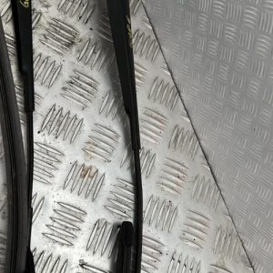 Bras essuie glace avant droit VOLKSWAGEN GOLF 6 Essence image 1