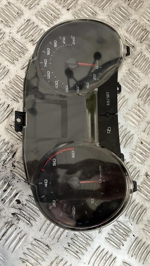 Compteur SEAT IBIZA 4 PHASE 1 COUPE Diesel image 1