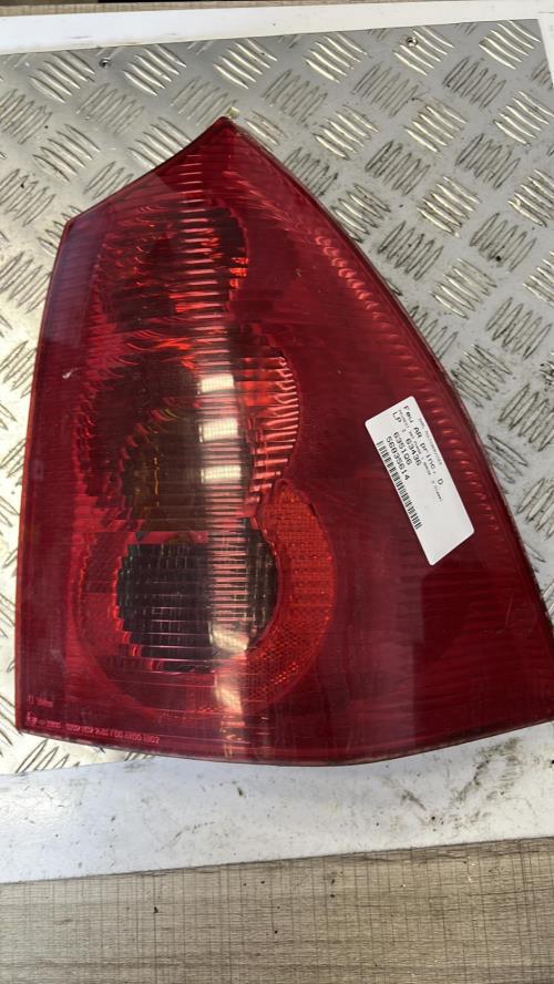 Feu arriere principal droit (feux) PEUGEOT 307 PHASE 1 BREAK Diesel image 1