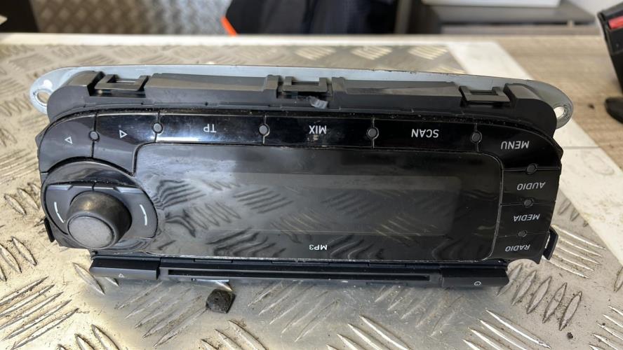 Autoradio d'origine SEAT IBIZA 4 PHASE 1 COUPE Diesel image 1