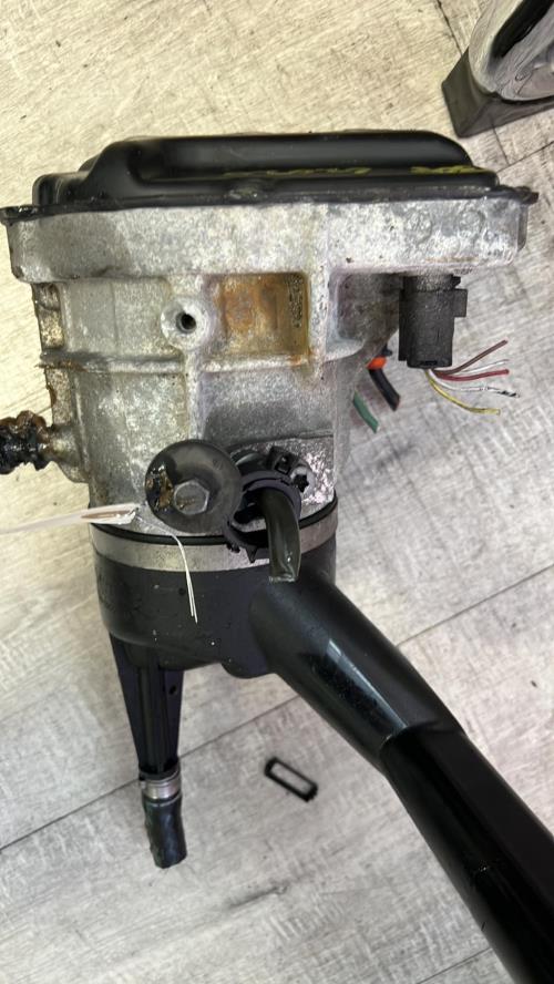 Pompe de direction PEUGEOT 308 1 PHASE 1 Diesel image 1