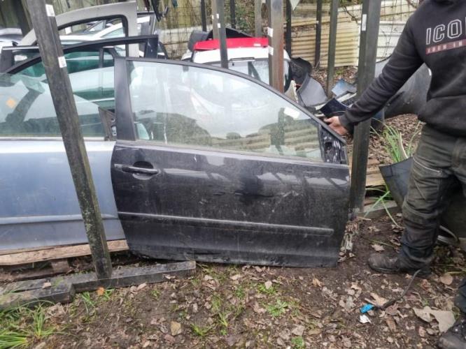Porte avant droit VOLKSWAGEN POLO 4 PHASE 1 Essence image 3
