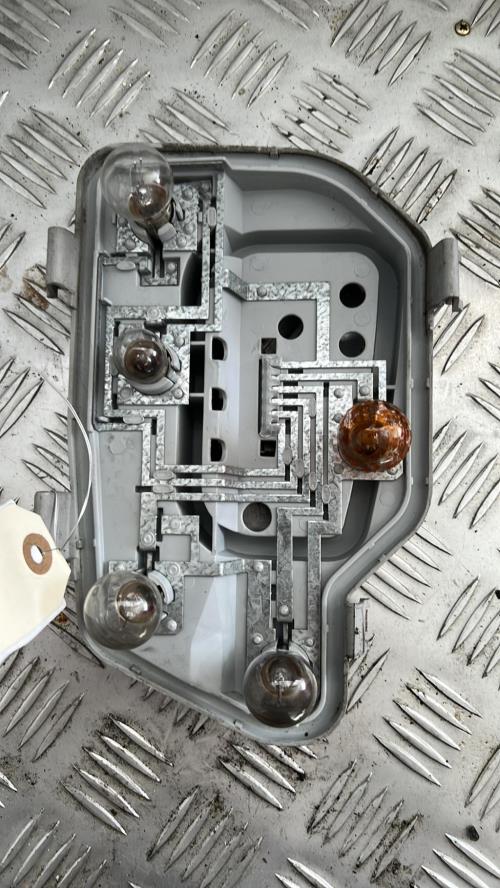 Platine feu arriere gauche VOLKSWAGEN POLO 4 PHASE 1 Essence image 2