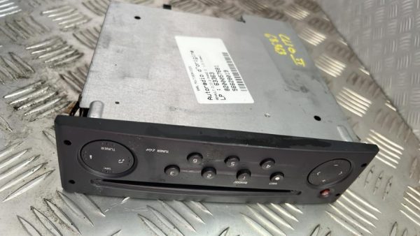 Autoradio d'origine RENAULT CLIO 2 PHASE 2 Diesel image 1