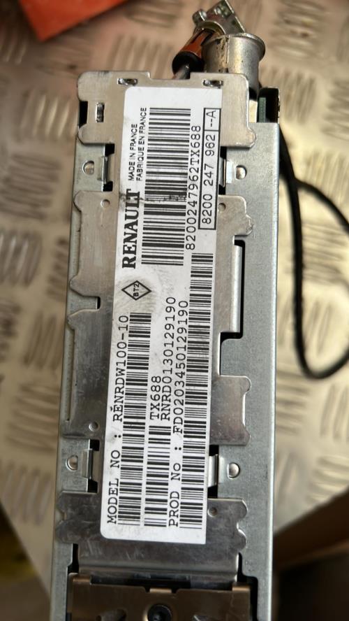 Autoradio d'origine RENAULT LAGUNA 2 PHASE 1 Diesel image 2