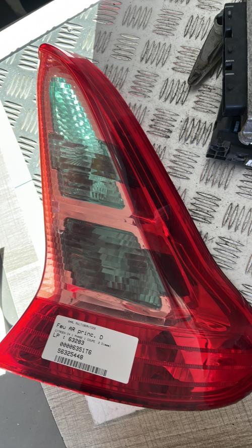 Feu arriere principal droit (feux) CITROEN C4 1 PHASE 1 COUPE Diesel image 1