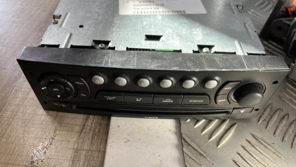 Autoradio d'origine CITROEN C4 1 PHASE 1 COUPE Diesel image 1