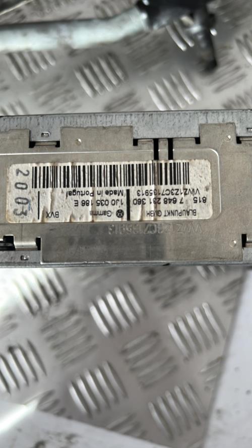 Autoradio d'origine VOLKSWAGEN PASSAT 4 PHASE 2 Diesel image 2