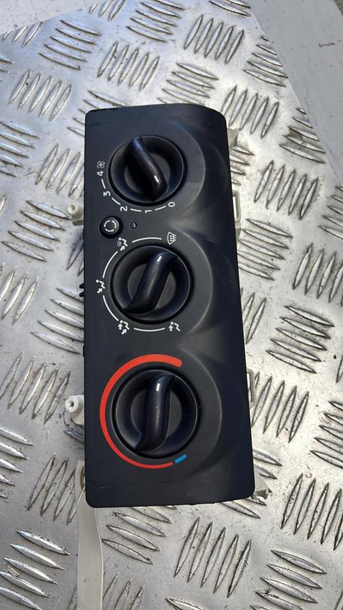 Commande chauffage RENAULT CLIO 2 PHASE 2 Diesel image 1