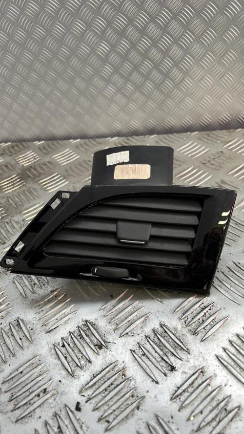 Aerateur tableau de bord avant gauche RENAULT MEGANE 3 PHASE 1 Diesel image 1