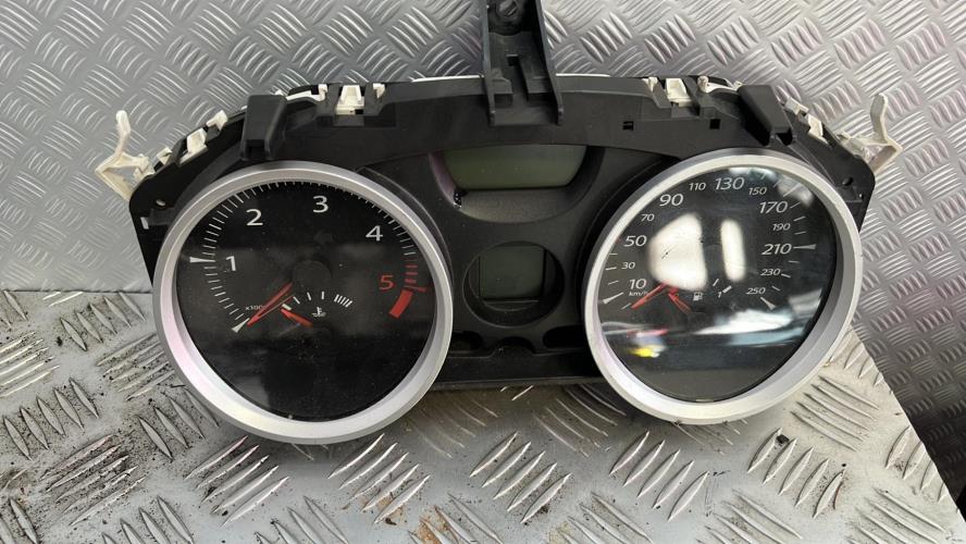 Compteur RENAULT MEGANE 2 PHASE 2 BREAK Diesel image 1